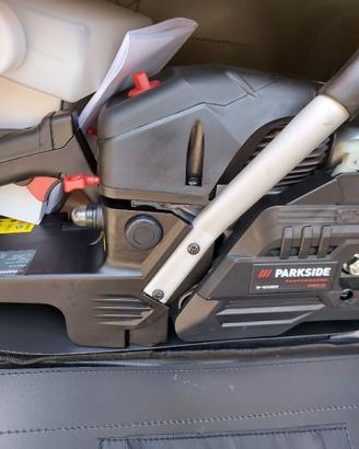 Motosega  con avviamento elettrico