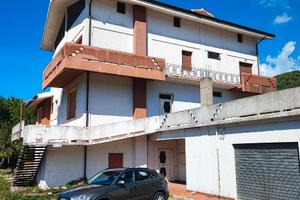 Villa singola con ampio giardino