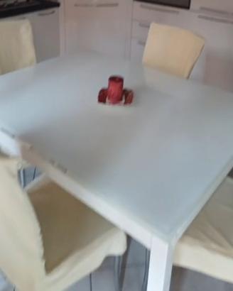 tavolo di vetro 