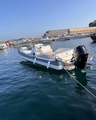 JOKERBOAT 28 CLUBMAN con MERCURY 350 V10