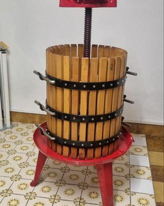 Torchio per uva usato ma in buone condizioni