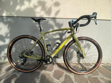 Bicicletta gravel Pinarello Granger x3 disc