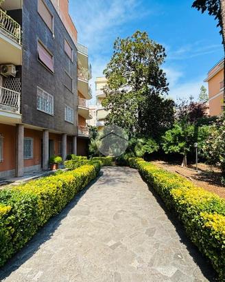 4 LOCALI A ROMA