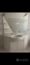 Mobile bagno compreso di specchio e lavandino