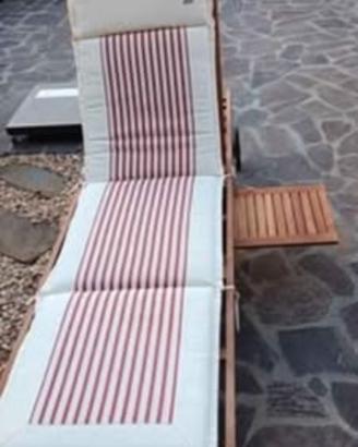 sdraio in legno con ruote