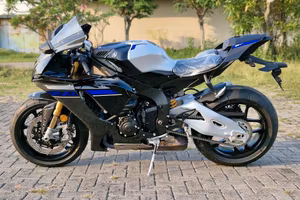 Yamaha R1 M - 2024 in Serie Numerata Carbonio