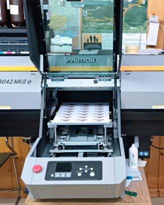 Mimaki UJF-3042 MKIIe Stampante flatbed UV LED ad