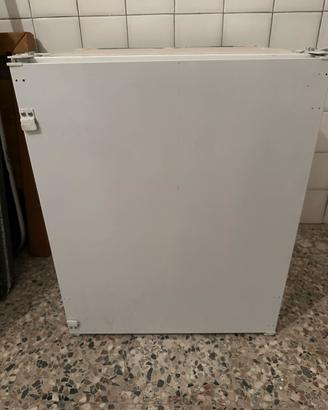 Frigo piccolo da incasso