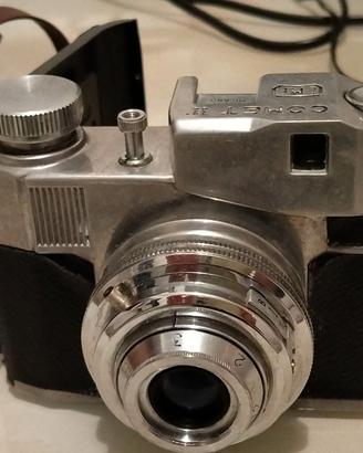 Macchina fotografica vintage anni 70 con pellicola