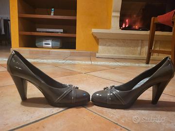 Décolleté motivi grigia