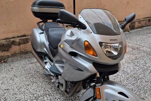 Honda Deauville 650 (2005)