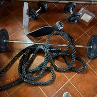 Pesi piu tre bilanceri piu altri attrezzi