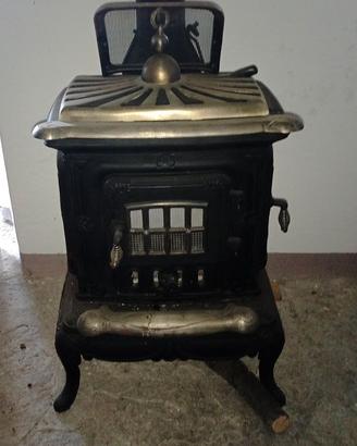 stufa a legna restaurata