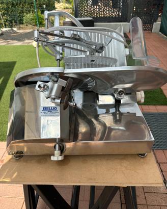 Affettatrice professionale Bellio 380v