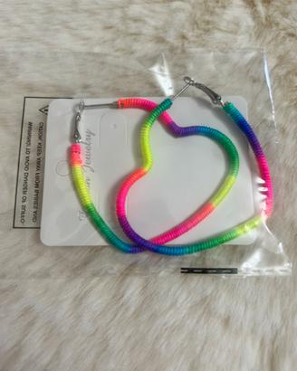 Orecchini a cerchio cuore arcobaleno fluo NUOVI