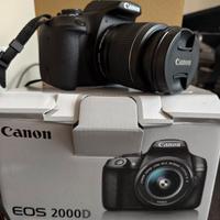 Fotocamera Canon EOS 2000D kit con obiettivo 