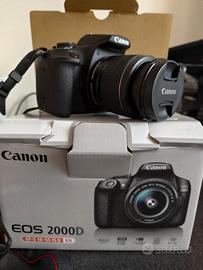 Fotocamera Canon EOS 2000D kit con obiettivo+ SD 