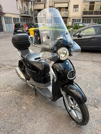 Aprilia Scarabeo Light 125 i.e. 2012