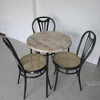 Tavolo rotondo + 3 sedie