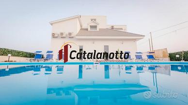 Selinunte Villa con Piscina e Attività Ricettiva