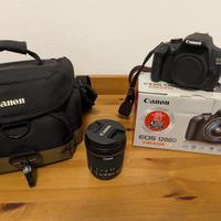 Canon Reflex EOS 1200D con obiettivo e borsa