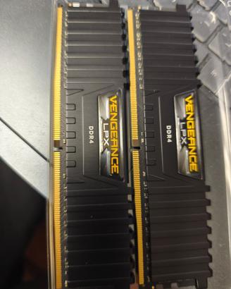 Memoria ram  DDR4 2x8gb 2400 MHz