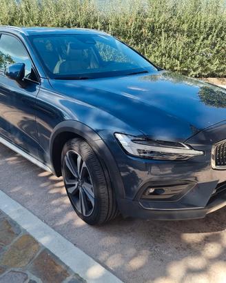 Volvo V60 Cross Country B5 Ultimate 