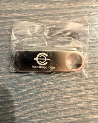 Chiavetta USB Linux Ubuntu Mint Fedora