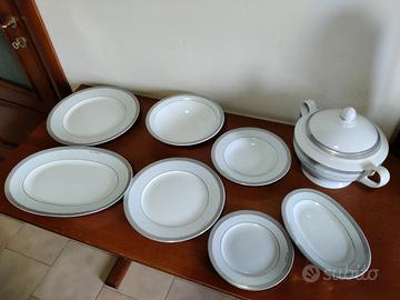Servizio piatti tavola in porcellana 12 persone - Arredamento e Casalinghi  In vendita a Napoli
