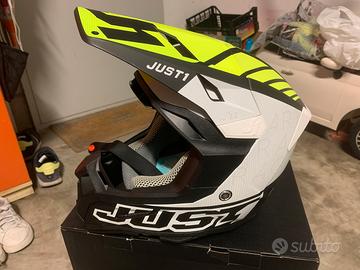 Casco JUST1 J22F