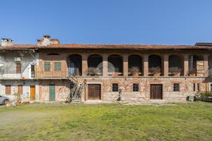 RUSTICO A CASELLE TORINESE