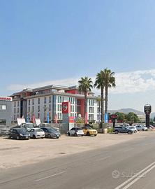 Ufficio con utenze, box e condomino incluso