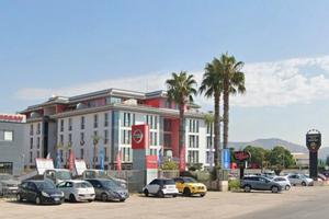 Ufficio con utenze, box e condomino incluso