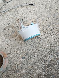 Due (2) pentolini in terracotta e vaso in ceramica