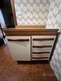 Mobile da cucina in legno