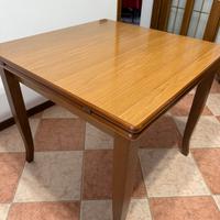 Tavolo quadrato legno noce 90x90 aperto 90x180