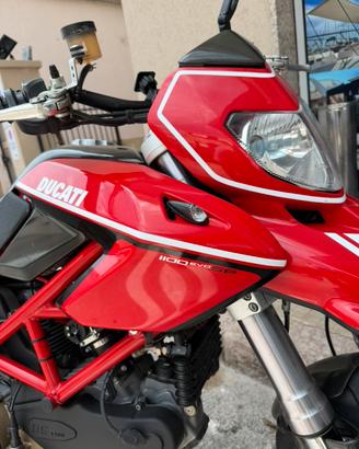 Ducati hypermotard 1100 EVO SP