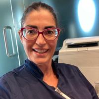 Segretaria di studio dentistico con qualifica ASO