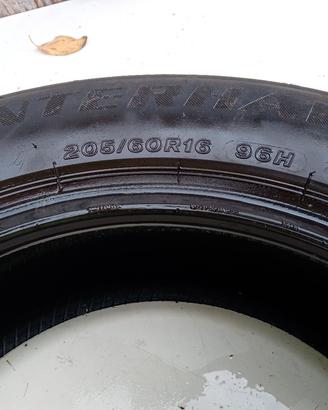 gomme 205/60/R 16 