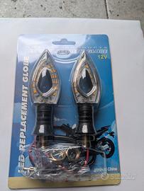 Frecce a ed universali