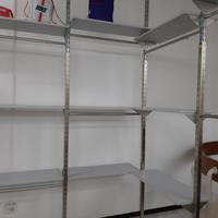 Montanti acciaio ed accessori arredamento 