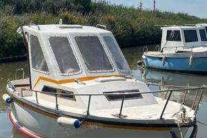 Barca Off.Ma.Re Falco 620 (no patente)