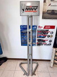 Espositore negozio per scarichi auto e moto
