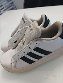 scarpe da calcio e tennis