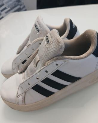 scarpe da calcio e tennis