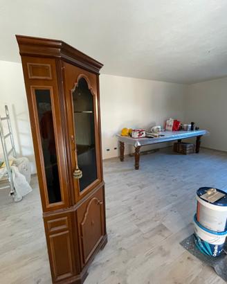 Cristalliera antiquariato ad angolo in vero legno