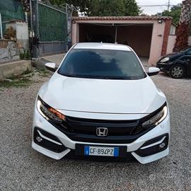 Honda Civic 1.0T 5 porte Navi 021