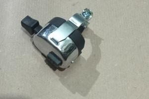 devio luci ciclomotore è motom cromato.