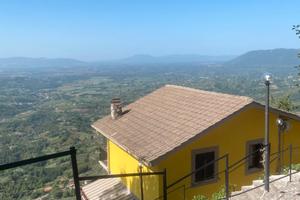 Villa panoramica con giardino