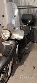 Scarabeo 200 